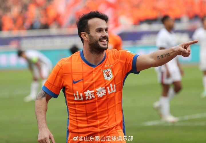 经友好协商，山东泰山足球俱乐部正式与外援瓦科完成续约